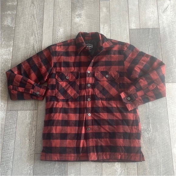 Farm and Fleet Work and Sport Size Medium Quilted Flannel Outdoor Jacket - Picture 5 of 7